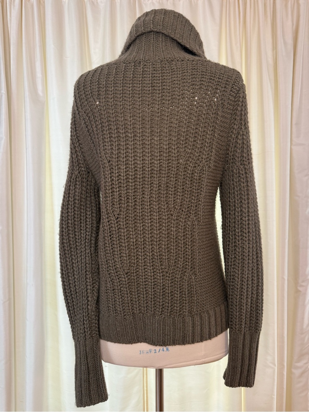 Banana Republic Women’s XS Chunky Turtleneck Sweater Merino Wool Alpaca - Picture 5 of 7